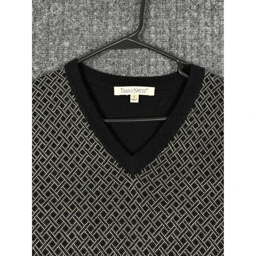 TravelSmith Merino Wool Blend V-Neck Sweater Vest L Black Geometric Preppy Y2K